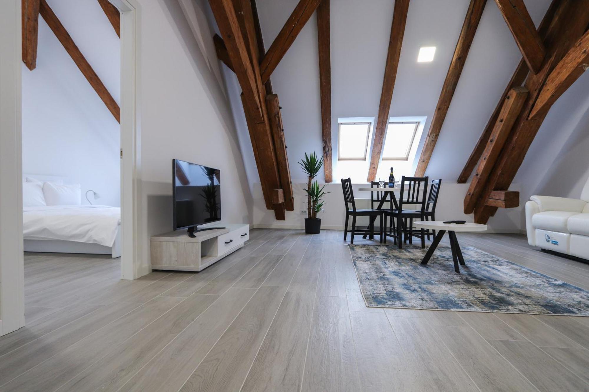 Apartament Palatul Lugoj Zewnętrze zdjęcie